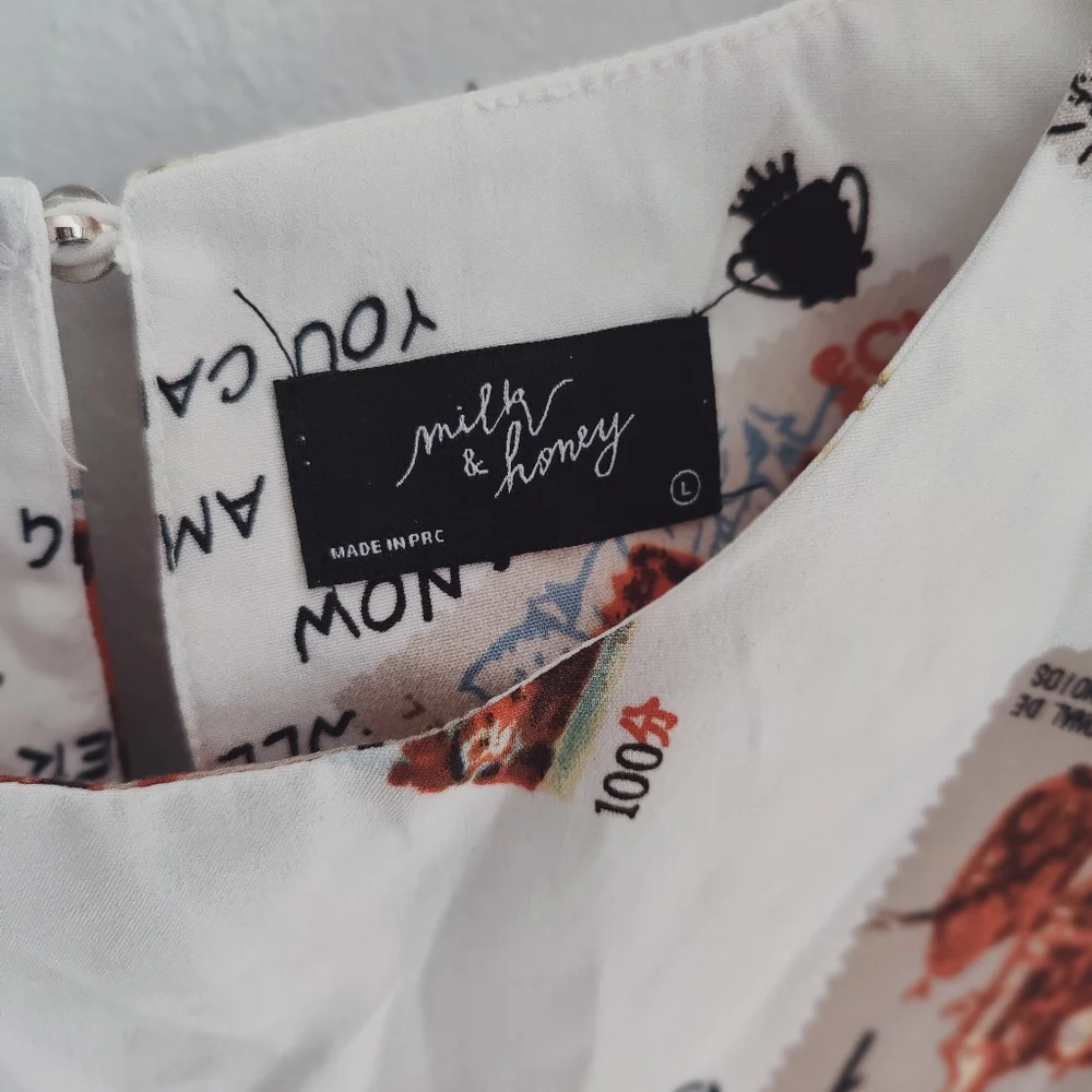 Graphic Print Blouse - Picture 3 of 4